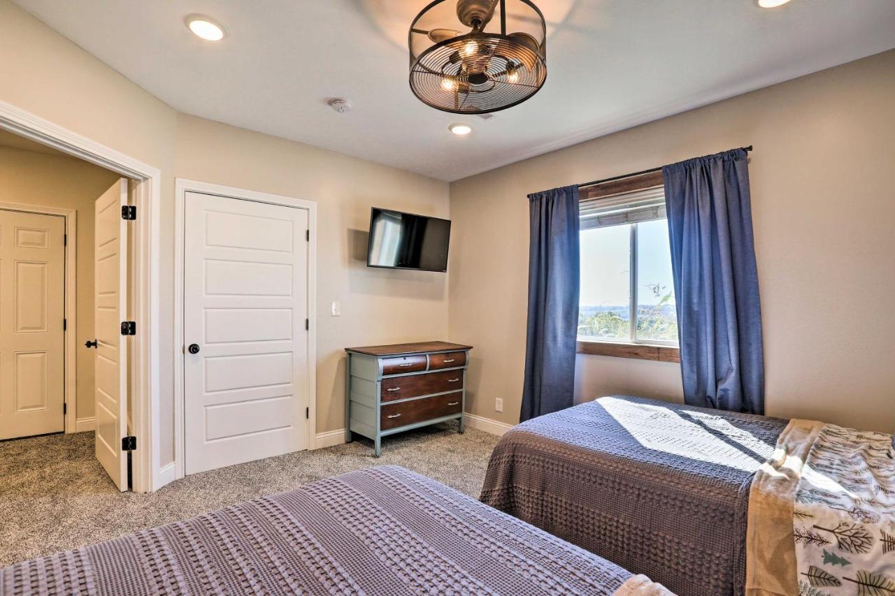 Villa Chic Williamstown Retreat With Pool And Hot Tub! Exterior foto