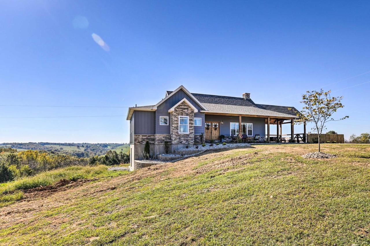 Villa Chic Williamstown Retreat With Pool And Hot Tub! Exterior foto