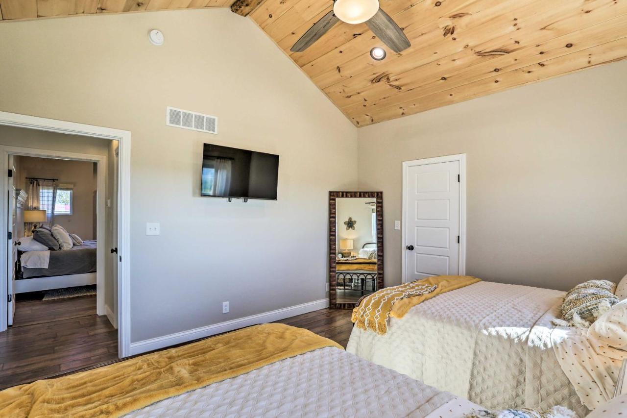 Villa Chic Williamstown Retreat With Pool And Hot Tub! Exterior foto
