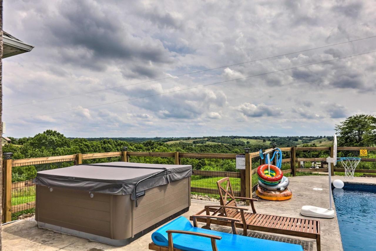 Villa Chic Williamstown Retreat With Pool And Hot Tub! Exterior foto