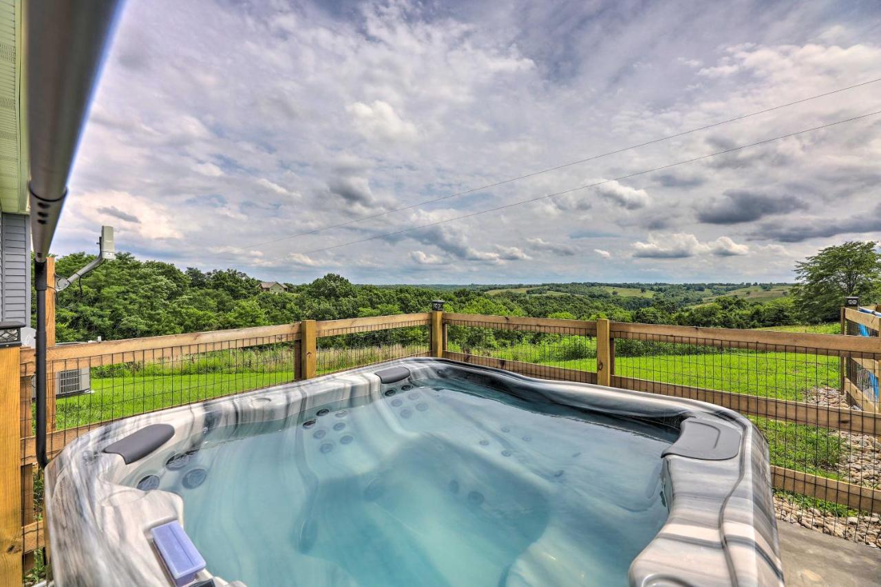 Villa Chic Williamstown Retreat With Pool And Hot Tub! Exterior foto